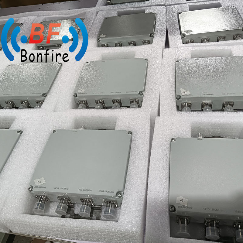 5g コンビナー 698-3800MHz RF ブロードバンド IBs Bts Das RF マルチプレクサーのためのLow Pim Quadplexer