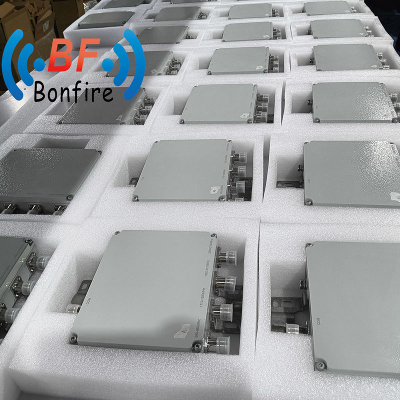 4.3-10f DIN-F インターフェイス RF Quadplexer マルチプレクサー 698-960/1710-1880/1920-2170/2600-3800MHz