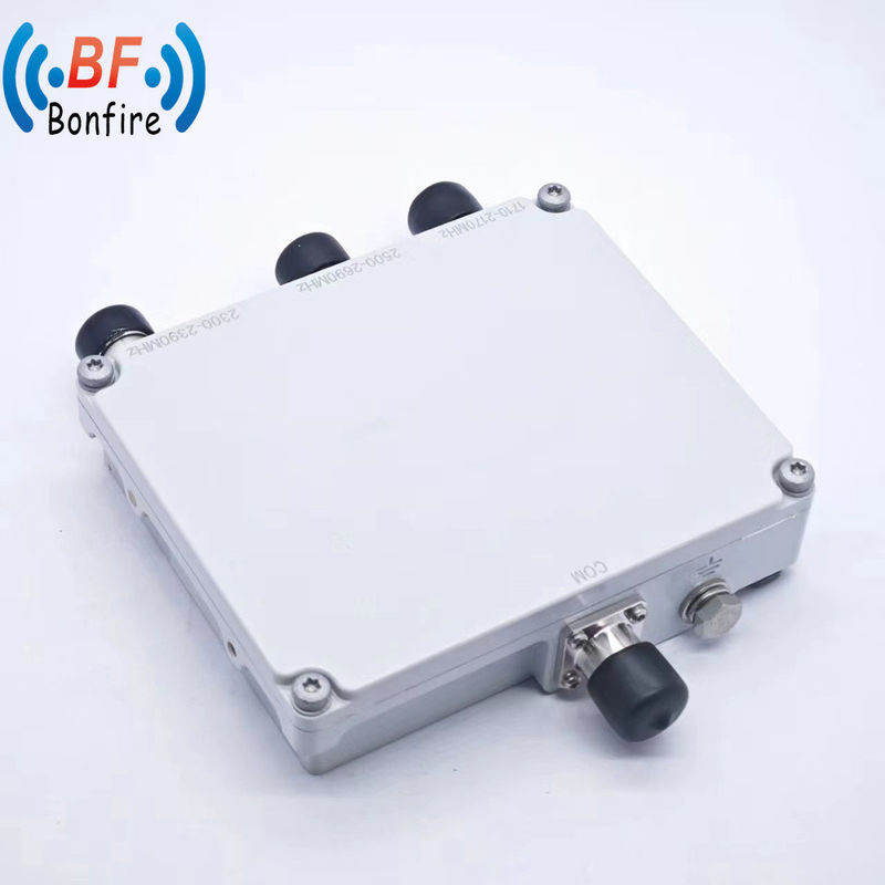 1710-2170MHz 2300-2690MHz RF低ピムディプレクサーとN女性コネクタ 4ウェイコンビナー