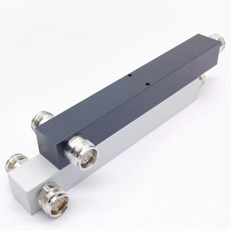 4.3-10-F Ibs/Das 全体のプロジェクト配信能力 698-4000MHz の 2 方向反応電源分割器