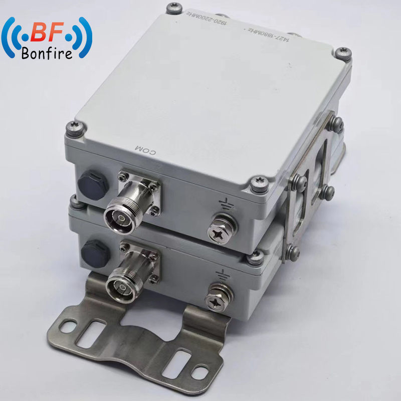 RFディプレクサー 1710-1880 1920-2170 2300-2400 2500-2700MHz RFトリプレクサー 3 Way パシブコンビナー
