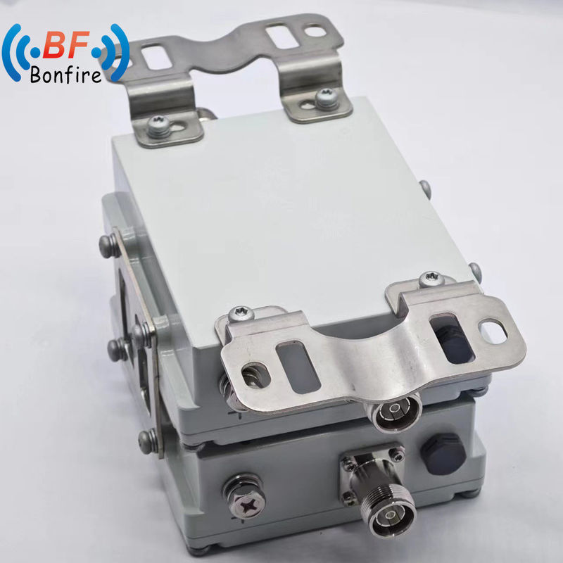 160dbc 300W ディプレクサー 1710-1880 1920-2170 2300-2400 2500-2700MHz RF クワッドプレクサー コンビナー