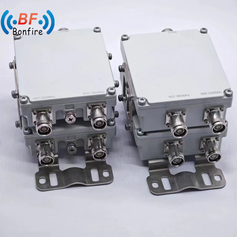 ディープレクサー RF トリプレクサー コンビナー 200W 低ピム 4.3-10 女性 パッケージ 総重量 1.500kg