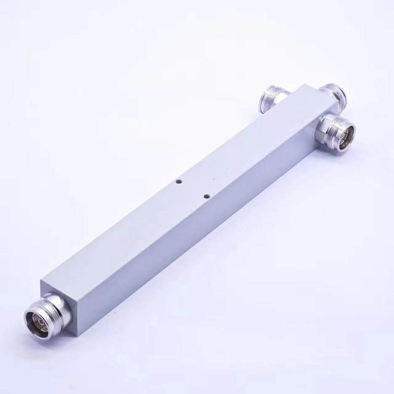 698-4200MHz Pim-160dbc N型コネクタ付き3方向電源分割器 下のデータ表を参照