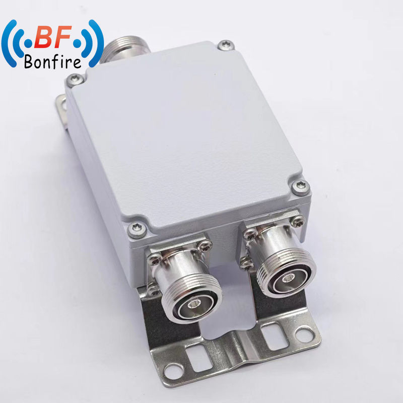 1-40dB 高功率同軸RFアテンチュエータ 200W DIN 男性から女性固定RFコンビナー 2300-2400 2500-2700MHz
