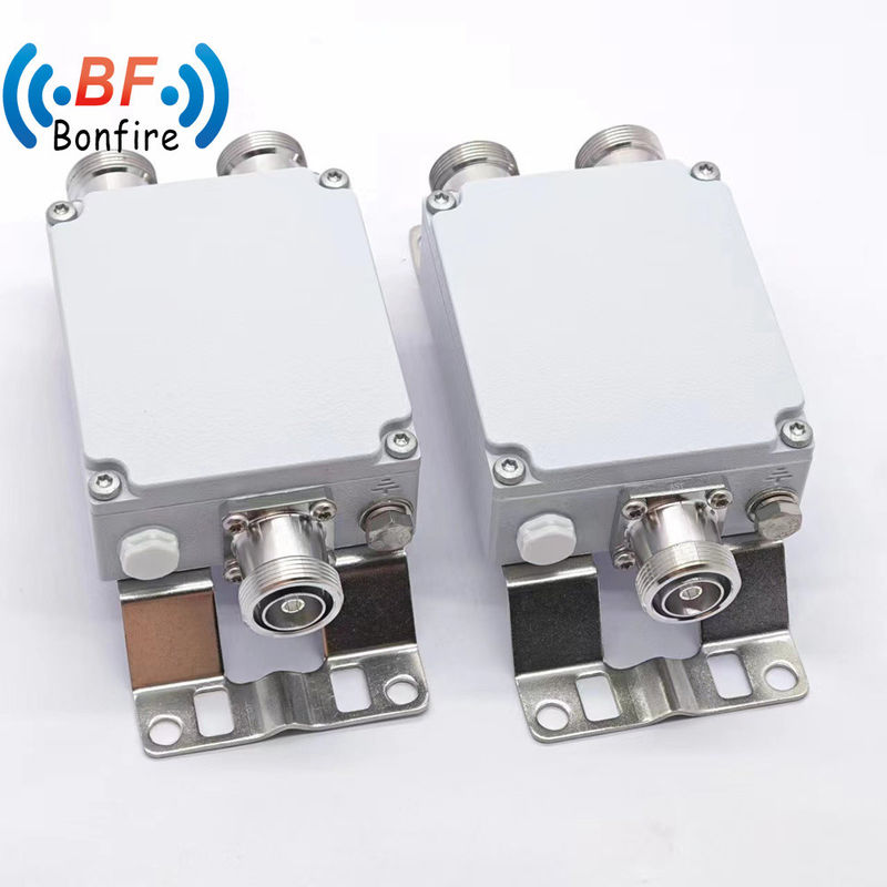 200W 2500-2700MHz 3-40dB RF コンビナー DIN コンネクタ RF コアキシャル減声器