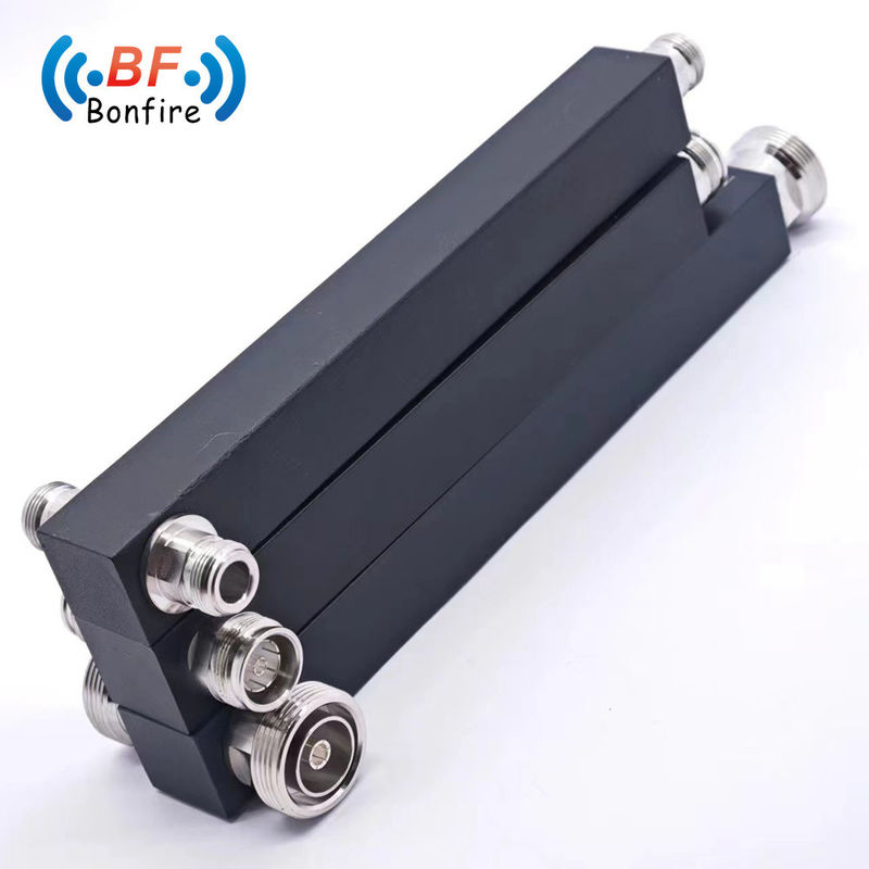 OEM/ODM 617-4000MHz SMA 女性 2 Way アンテナ ワイヤレスカバーのためのパワースプリッター