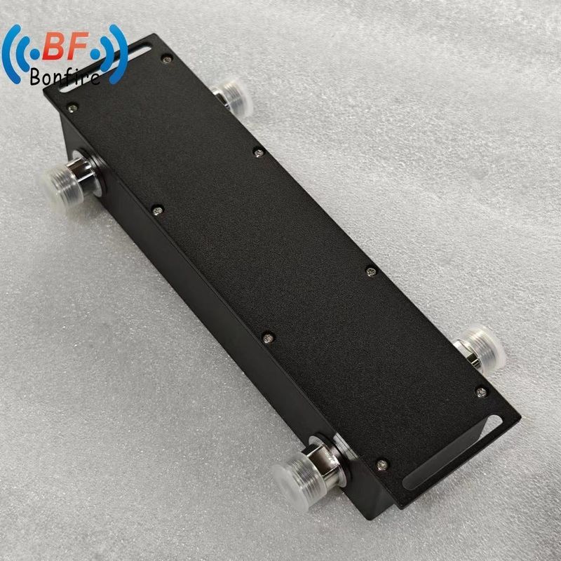 IP65 2in 2out 5g 698-3800MHz N-女性 RFハイブリッドカップラー コンビナー インドア/アウトドア