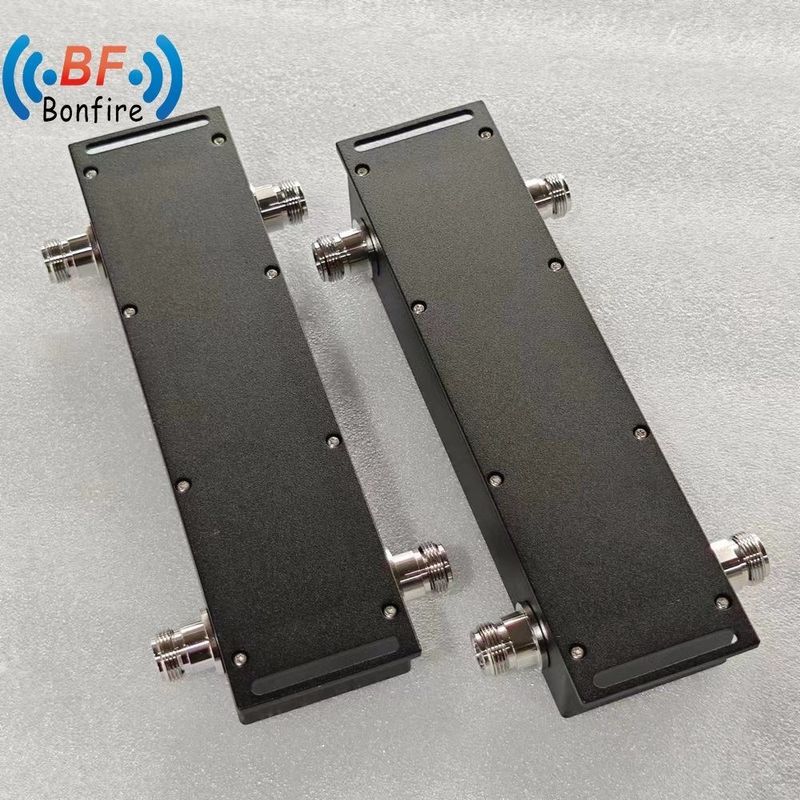 90度 3dB RF ハイブリッド コンビナー 2X2 ハイブリッド カップラー グレー/赤/黒/カスタマイズされた色
