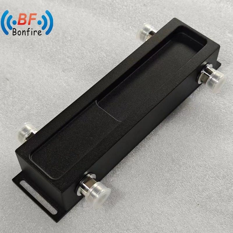5g製品用のカスタマイズされたRF 2X2ハイブリッドコンビナー空心カップラー 698-3800MHz N 女性