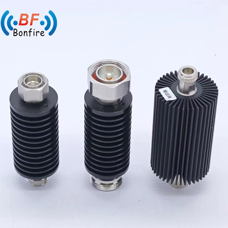 ブラックDC-3800MHzマイクロ波通信 RFコアシアルアテンチュエータ 調整可能なアテンチュエータ