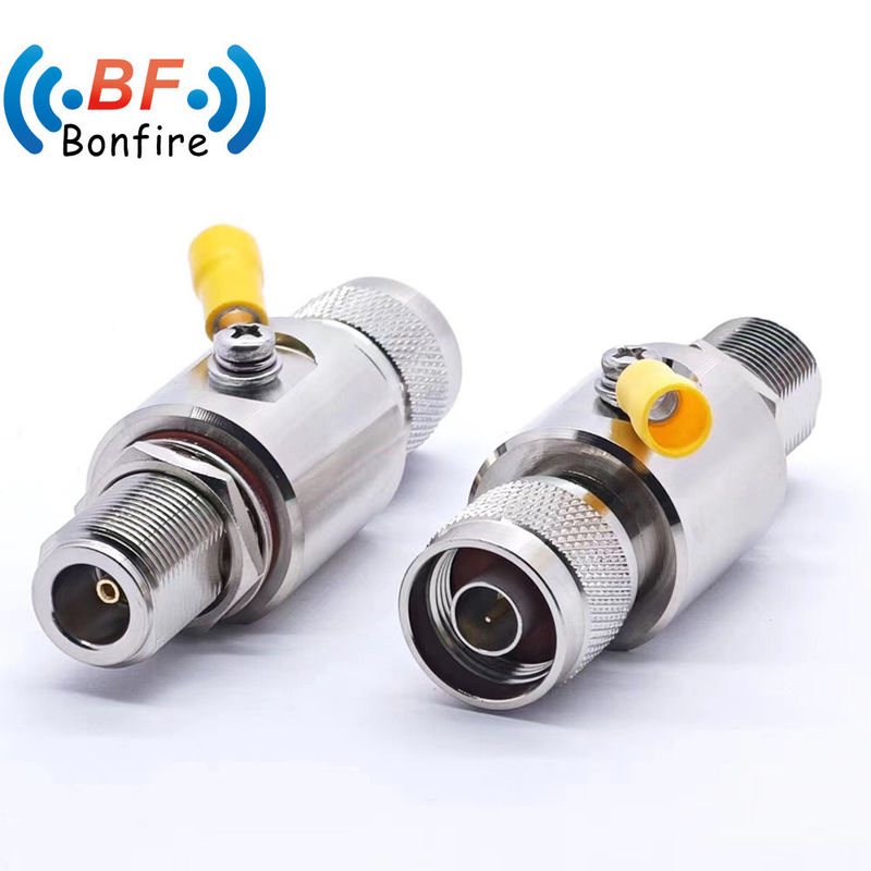 UHF RF コアシアルケーブルコネクタ N-M から N-F インターフェース